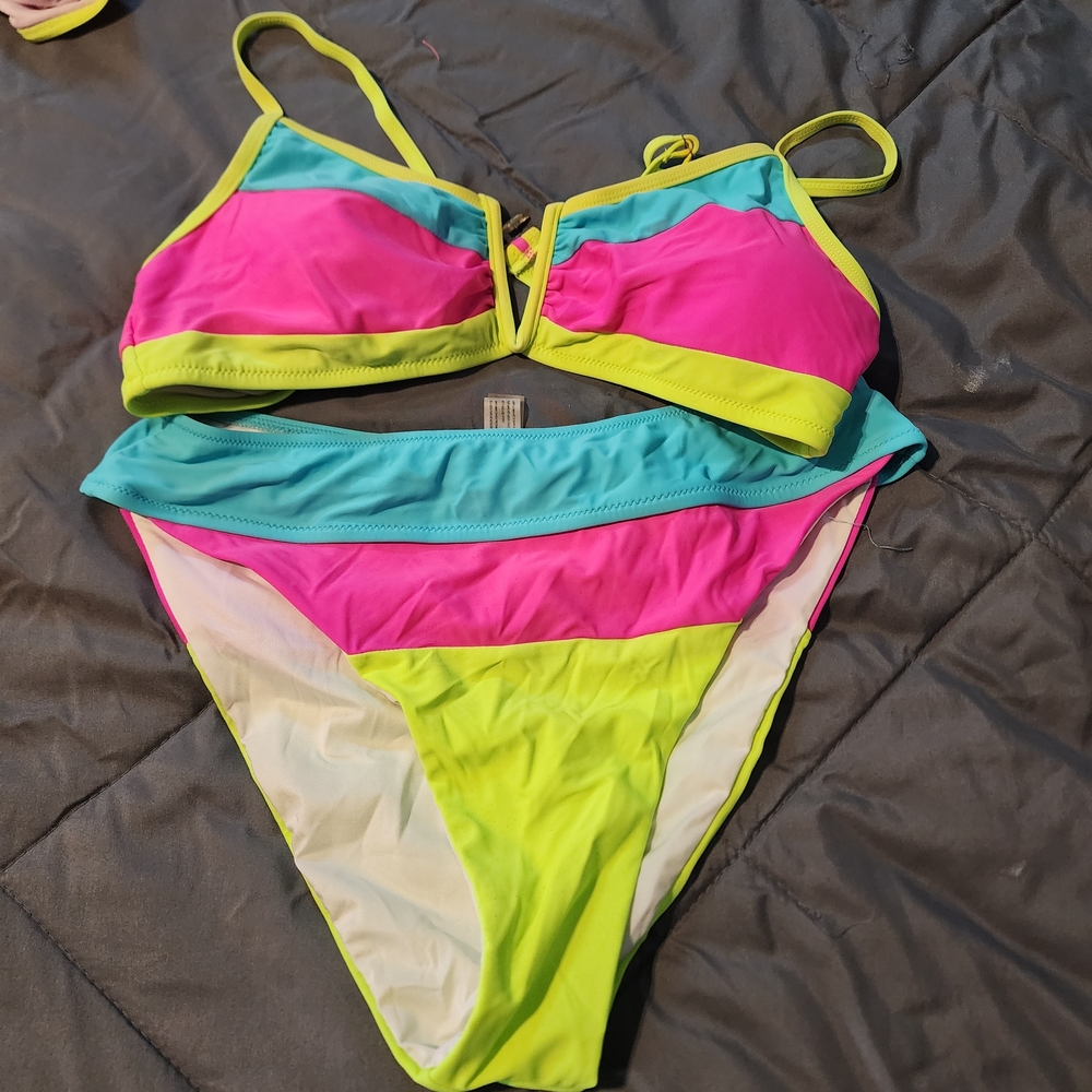 Vibrant Women's Colorblock Bikini Set